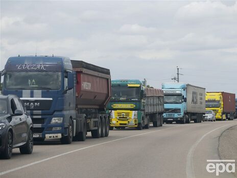 GPS-трекери і конвой. У Польщі назвали умови, на яких погодилися розблокувати транзит українського зерна