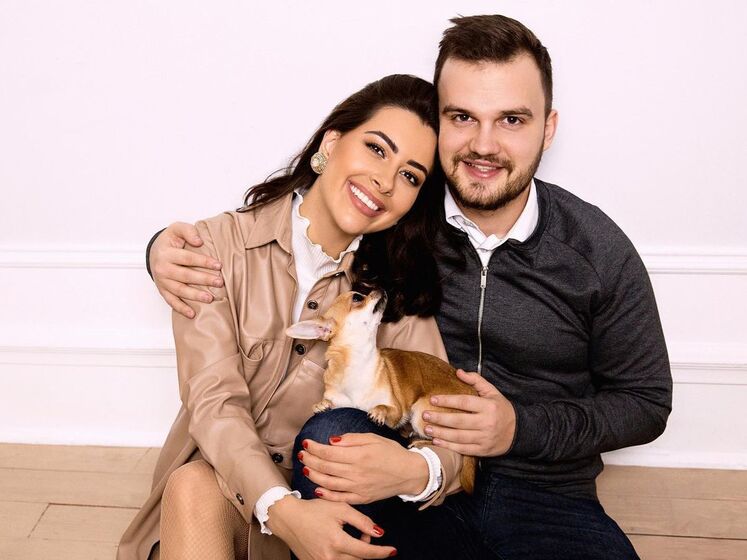 Блогерка Раміна Есхакзай після п'яти років стосунків розійшлася зі своїм нареченим – адвокатом Проніним