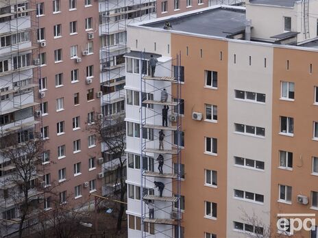 Окупанти в Маріуполі напоказ фарбують будинки без ремонту – Андрющенко