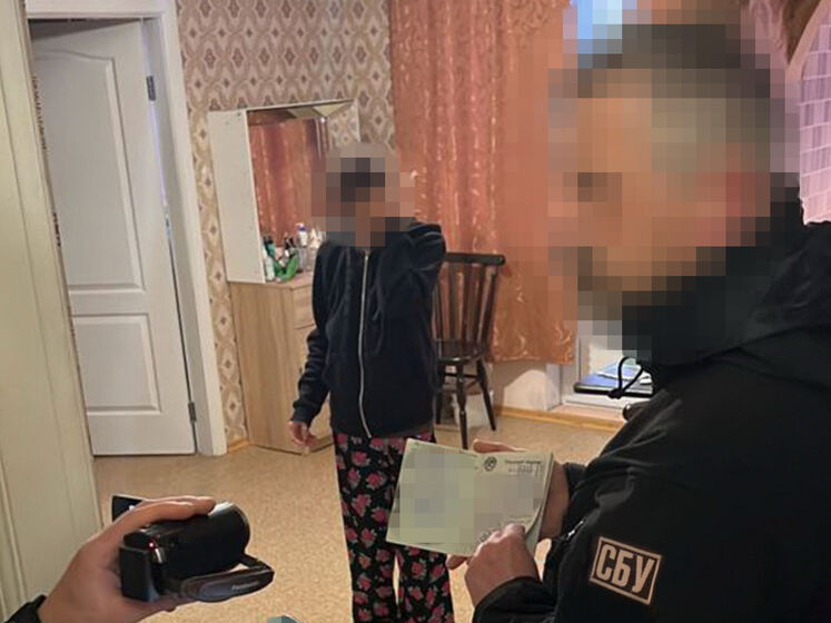 СБУ оголосила про підозру колишній співробітниці "міграційної служби ДНР", яка хотіла виїхати за кордон