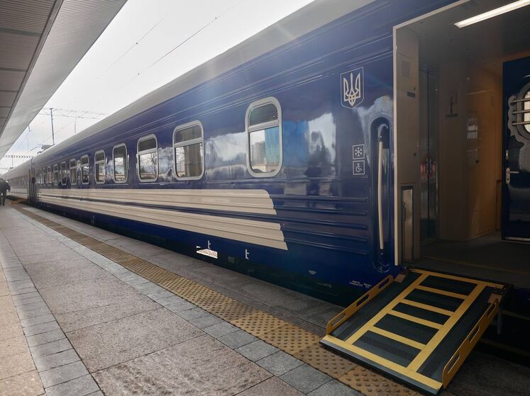 "Укрзалізниця" вперше із 24 лютого 2022-го відкрила продаж на регулярні рейси до Покровська