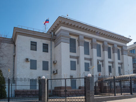 Київрада розірвала договір оренди землі з посольством Росії