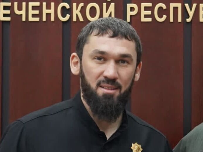 СБУ повідомила голову парламенту Чечні про підозру в підготовці військових підрозділів для війни в Україні
