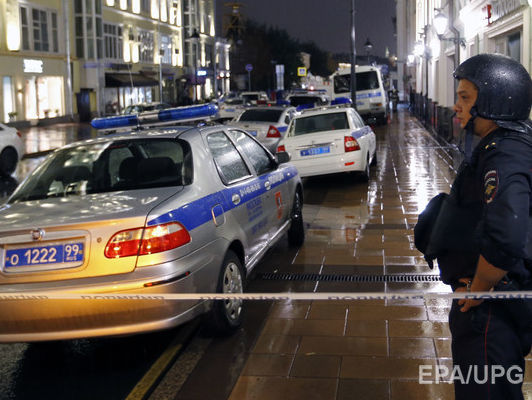 В Москве мужчина ранил пять человек, взял в заложники женщину, а затем покончил с собой