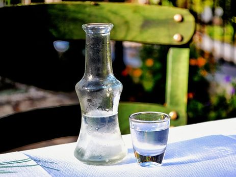 В Пакистане 23 человека скончались, отравившись самогоном