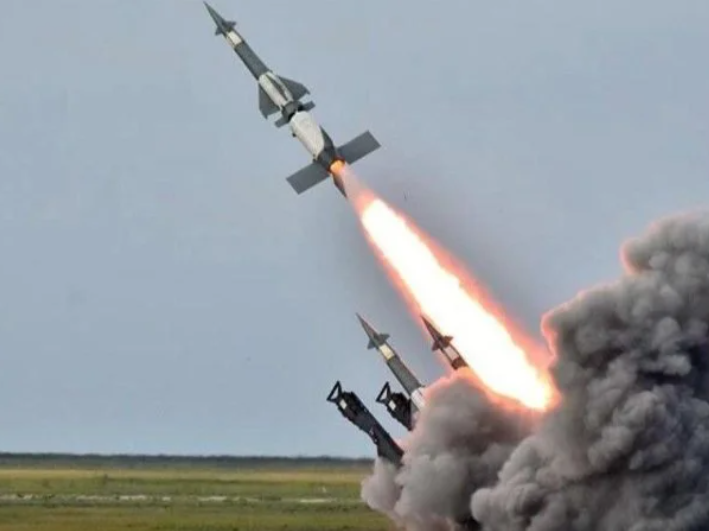 "Абсолютный бред". Буданов опроверг гипотезу о том, что оккупанты наносили ракетные удары по инфраструктуре с целью истощить украинскую ПВО