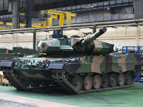Польская база ремонта и обслуживания переданных Украине танков Leopard 2 заработает уже в мае – министр обороны