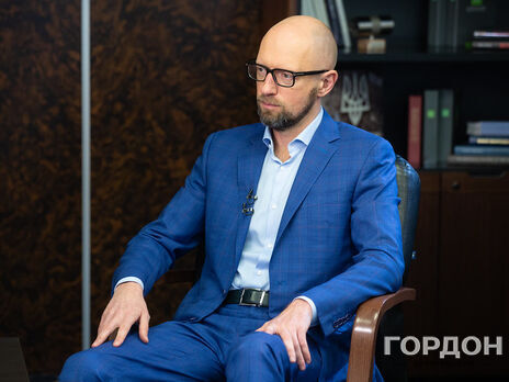 Яценюк: Когда правительство Украины подписало письмо о ПДЧ, парламент был заблокирован. Там висели надутые презервативы с лозунгами Партии регионов 