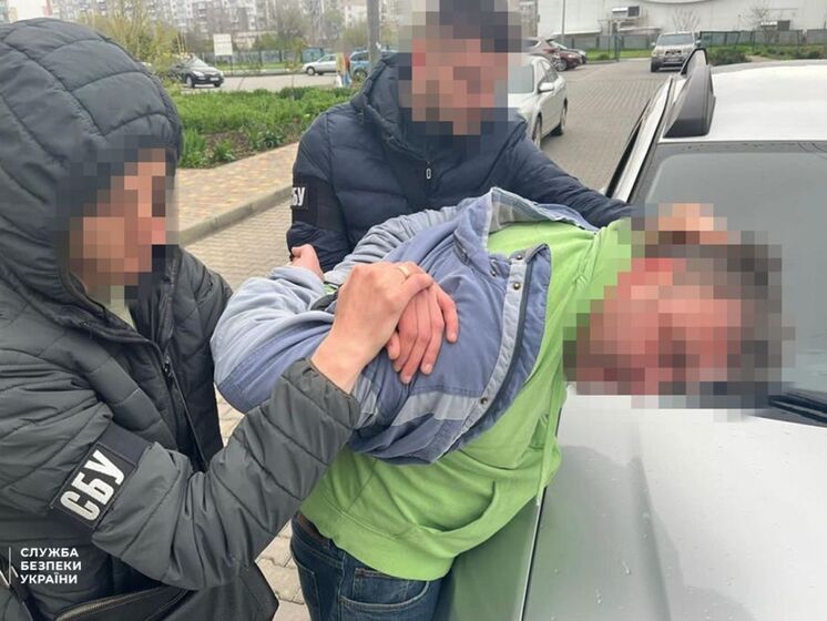 СБУ затримала підозрюваного у "зливі" окупантам інформації про оборону заводів у Одеській області