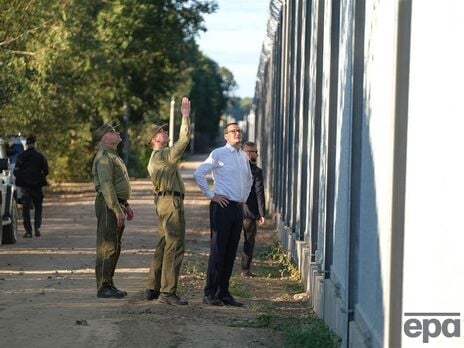 Польща закінчує будувати захисну стіну на кордоні з Білоруссю. Залишилося 150 м