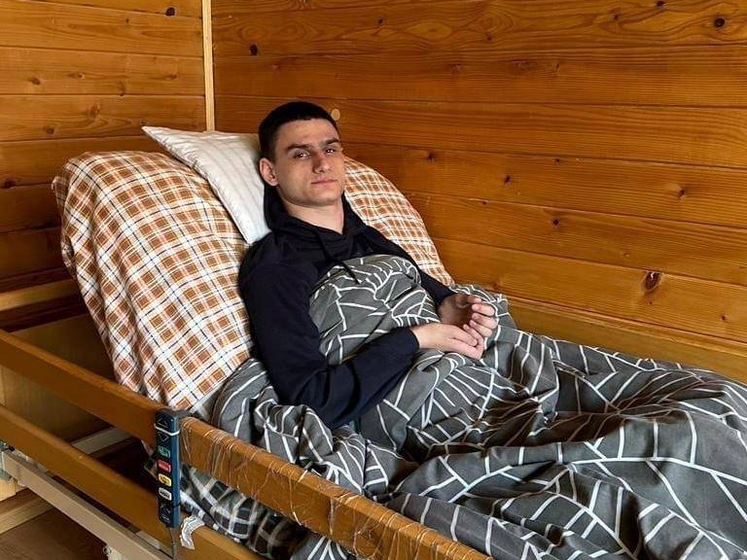Морпех Дианов передал 1,8 млн грн на лечение тяжелораненого офицера ВСУ
