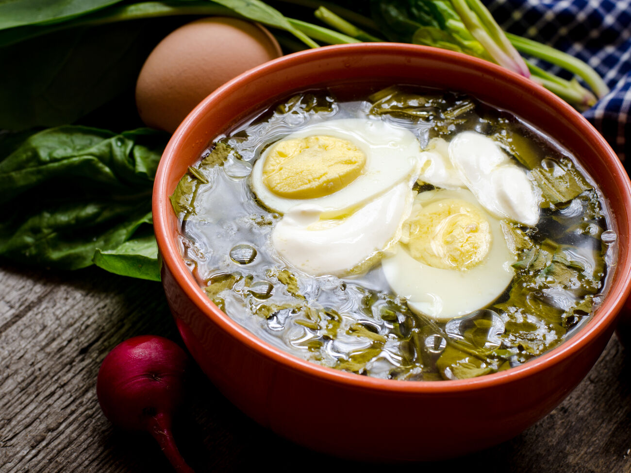 Борщ зеленый со щавелем и яйцом — классический рецепт