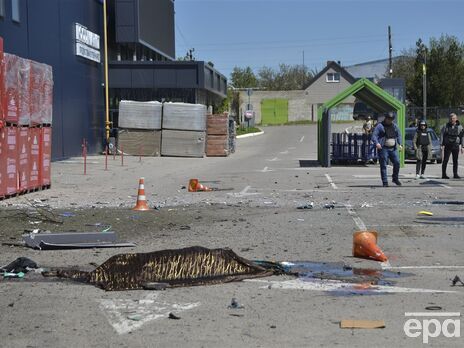 В Херсоне оккупанты ударили по единственному работающему гипермаркету, трое погибших – МВД