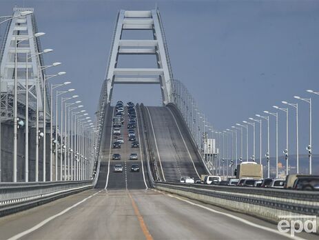 Російські окупанти оголосили про відновлення руху залізничною частиною Кримського мосту
