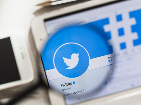 Верифицированные аккаунты в Twitter распространяли фейки о готовящемся ядерном ударе по Киеву после взрыва над Кремлем