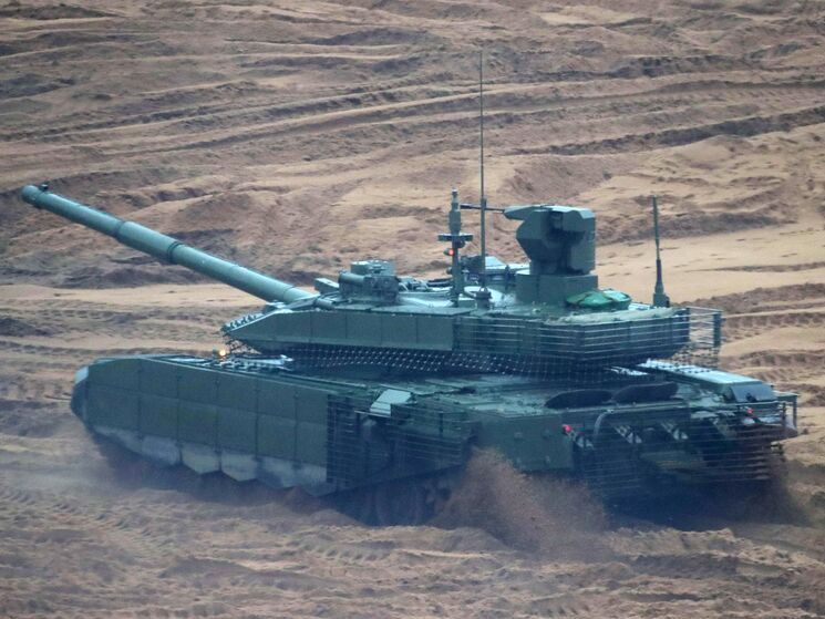 В аеророзвідці показали, як знищили однією гранатою російський танк Т-90