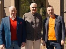 "Три главных, по мнению Путина, негодяя". Как Гордон с Фейгиным в Киеве случайно встретили Арестовича. Видео