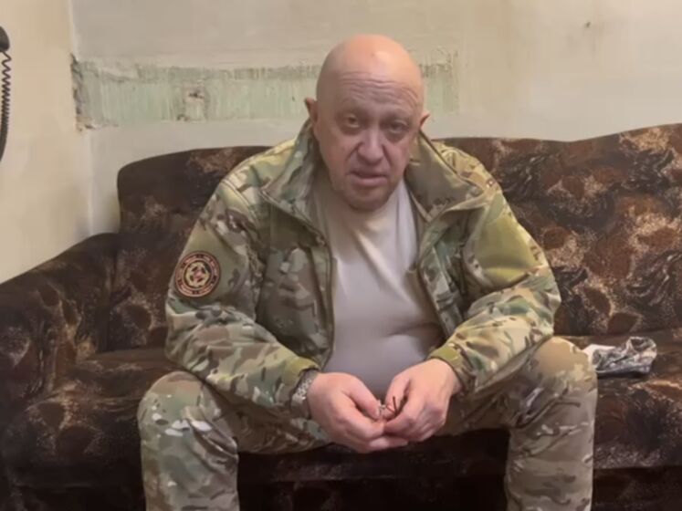 Пригожин заявляет, что за уход из Бахмута "Вагнер" хотят обвинить в госизмене, а другое подразделение армии РФ "драпануло"