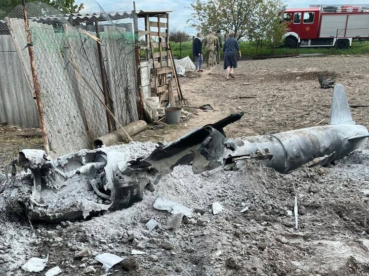 Нацгвардеец из ПЗРК "Игла" сбил возле Бучи российскую крылатую ракету во время ночной атаки на Киев. Фото