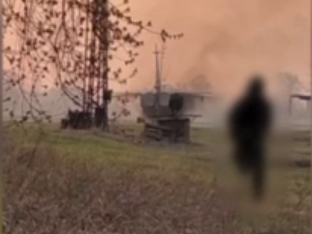 "Успішно догорів". Легіон "Свобода Росії" заявив про знищення Су-24 на території заводу в РФ і показав відео