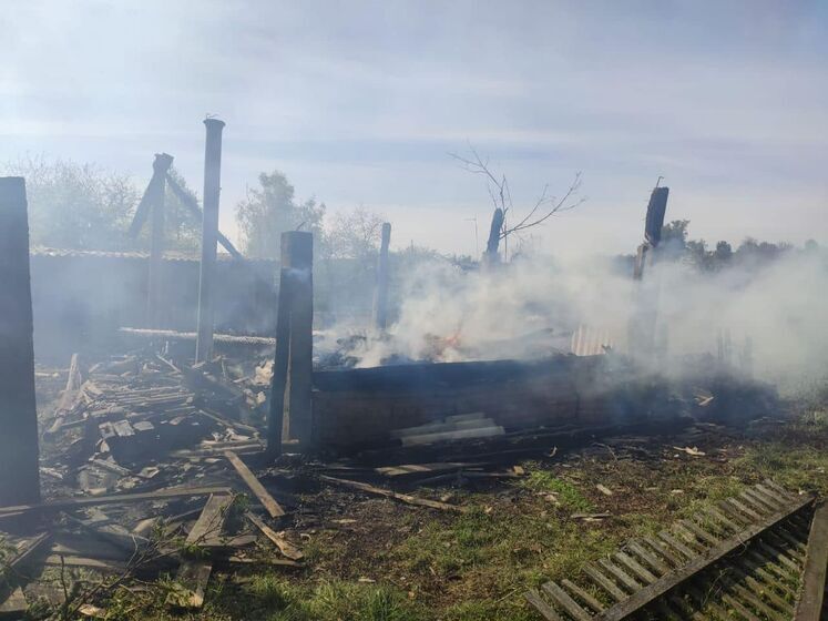 Окупанти завдали авіаудару по Чернігівській області, поранено двох жінок, згоріли будинки