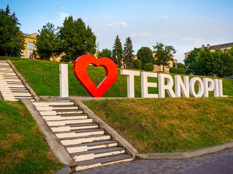 Глава Тернопольского облсовета сообщил о прилете в промзону, а потом удалил пост. Мэр Тернополя написал о пожаре