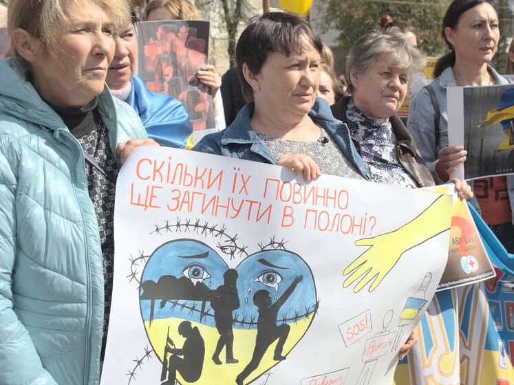 Мама захисників "Азовсталі": Олег залишається в полоні у росіян, пережив теракт в Оленівці. А тіло Богдана досі не повернули додому