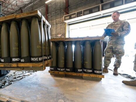 Пентагон нашел в отчетах завышенные цены на оружие для Украины. Это может привести к дополнительным поставкам – СМИ