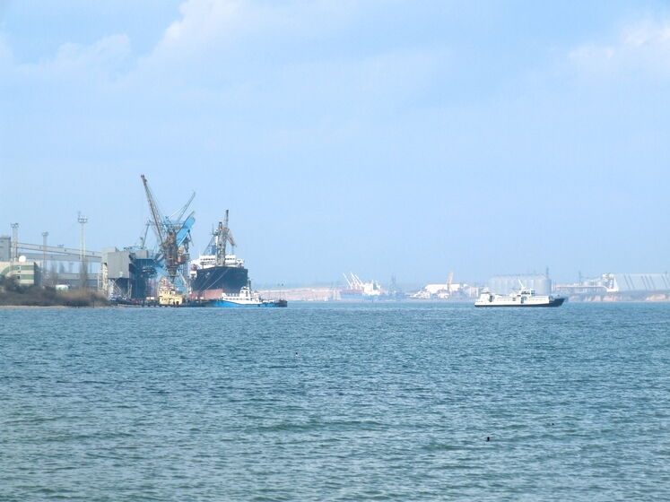 Несмотря на продление "зерновой инициативы", РФ блокирует вход судов в порт Пивденный – Мининфраструктуры Украины
