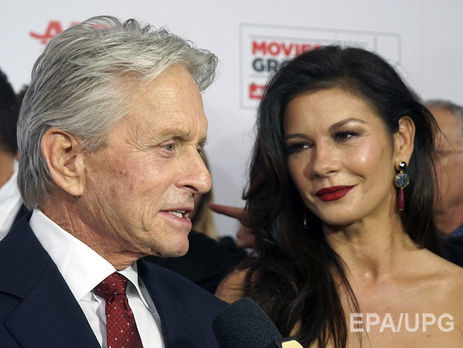 Зета-Джонс показала свою спящую семью 