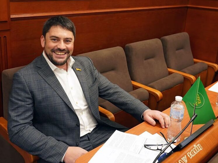 Задержанный по подозрению во взяточничестве депутат Киевсовета от "Слуги народа" Трубицын не явился в суд и уехал за границу – журналист
