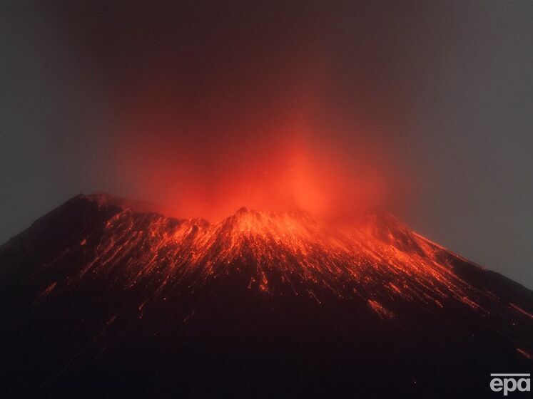 В Мексике активизировался опасный вулкан, 3 млн человек готовятся к возможной эвакуации