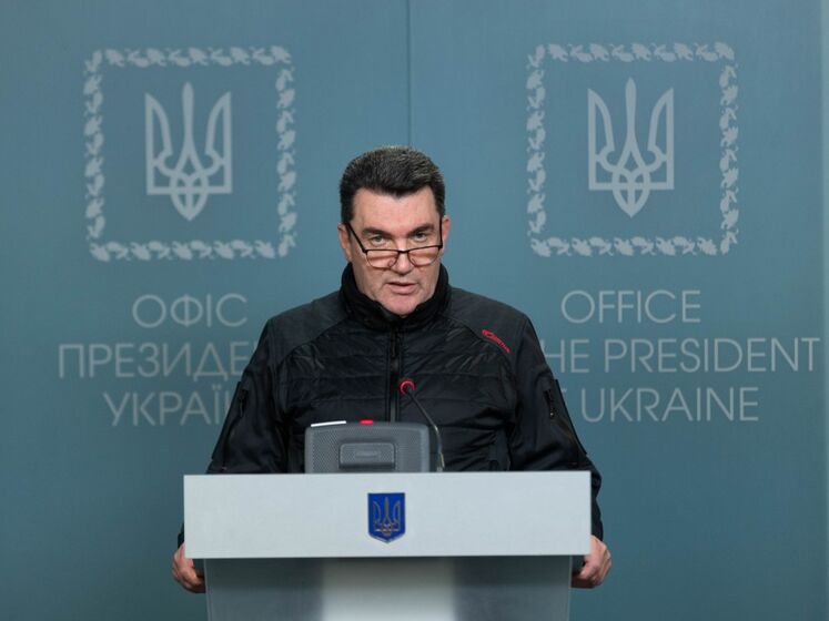Данилов заявил, что Бахмут находится под огневым контролем Украины