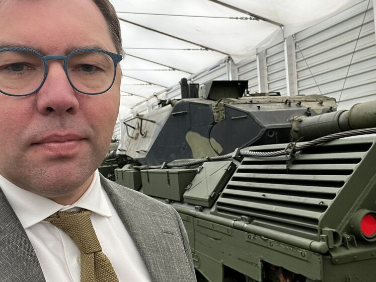 "Скоро". Посол України в Німеччині показав танки Leopard 1 для України. Відео