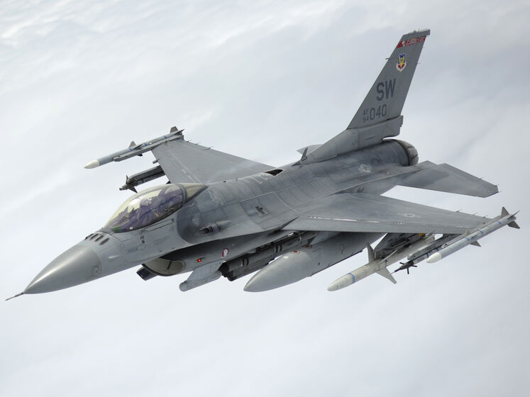 Українські пілоти розпочнуть навчання на F-16 у Великобританії, інші країни – у черзі – ЗМІ