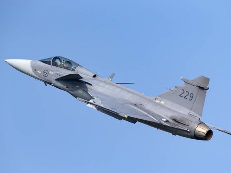 Українські пілоти навчатимуться на шведських Gripen, але про їх надання не йдеться – міністр оборони