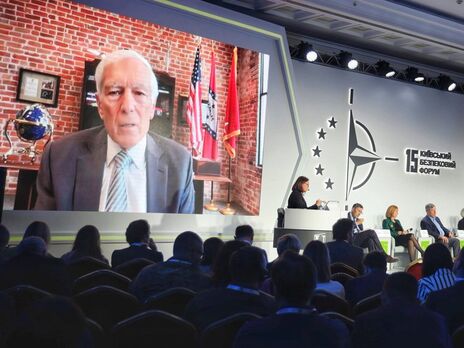 Кларк (на фото): Путін має побачити, що США і НАТО не залякані