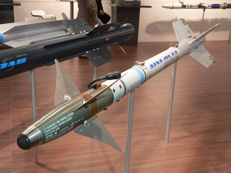 Канада надасть Україні понад 40 протиповітряних ракет AIM-9 – міністерка оборони