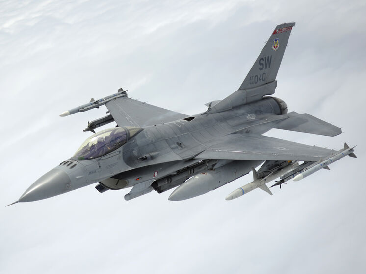"Саме те, що нам потрібно для звільнення України". У Міноборони очікують на чотири ескадрильї винищувачів F-16