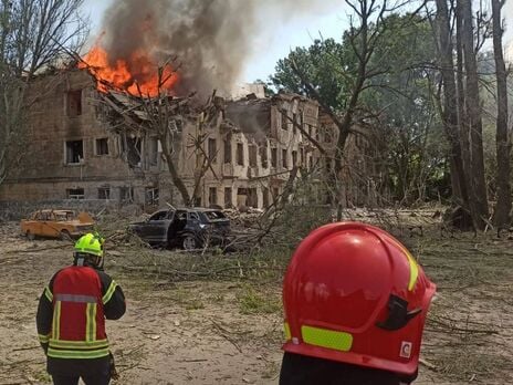 Росія двічі за добу атакувала Дніпро. Зазнали руйнувань поліклініка й ветклініка, двоє загиблих, поранено 31 людину. Фоторепортаж