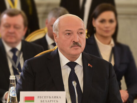 Лукашенко после встречи с Путиным срочно доставили в больницу в критическом состоянии – белорусский оппозиционер