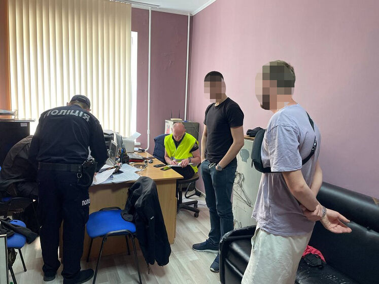 В Киеве задержали двух человек, снимавших работу ПВО, их передали сотрудникам СБУ – полиция