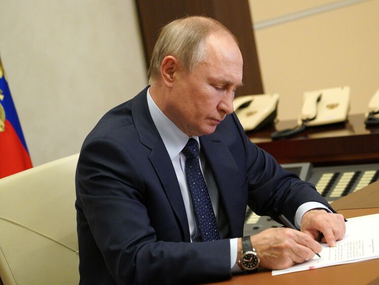 Путин подписал закон, который позволяет проводить выборы и депортировать людей на оккупированных территориях Украины
