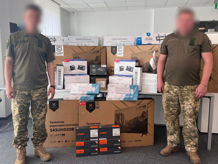 Украинские защитники получили от "Стального фронта" оборудование для обеспечения связи