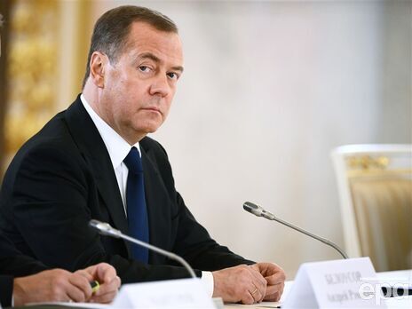 Медведев назвал британских чиновников 