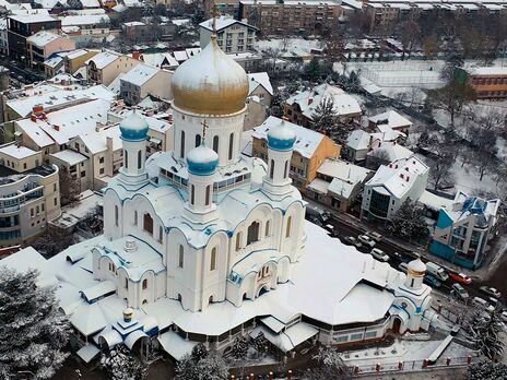 Закарпатский облсовет запретил деятельность в регионе религиозных организаций, связанных с Россией