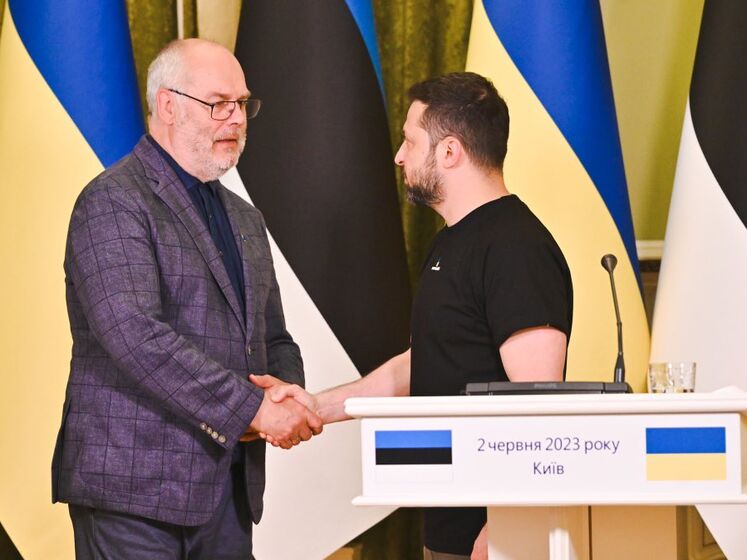 В Киев приехал президент Эстонии. Зеленский поблагодарил его за 