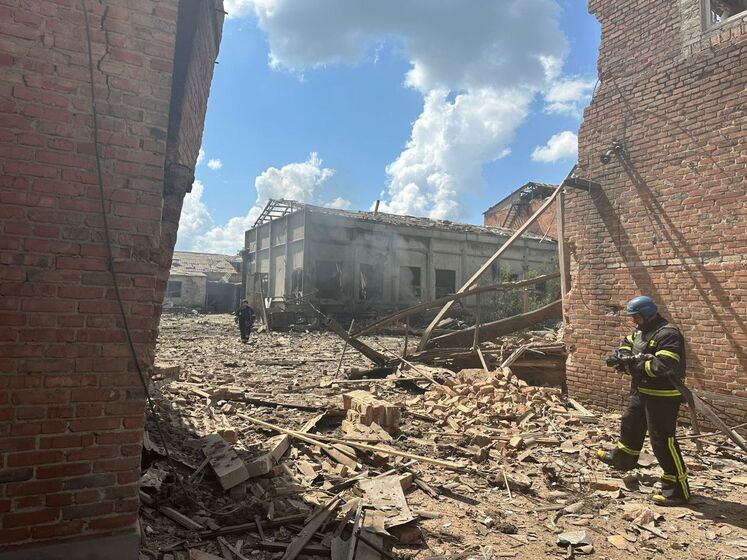Росіяни обстрілювали південні області України з артилерії, мінометів та авіації, зруйновано будинки
