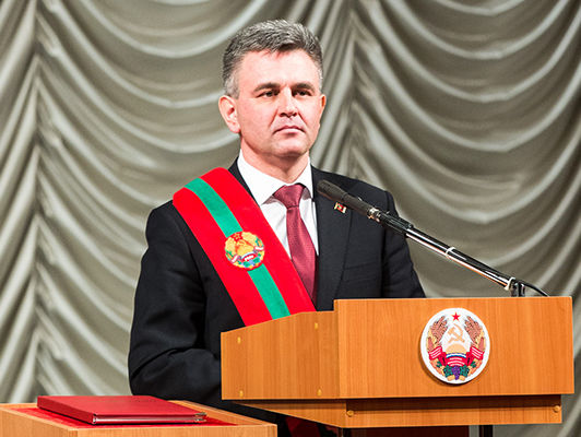 Глава Приднестровья получил предложение о встрече от Додона 