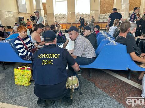 Россияне обстреляли Херсон во время эвакуации мирных жителей, ранены двое полицейских – МВД Украины 